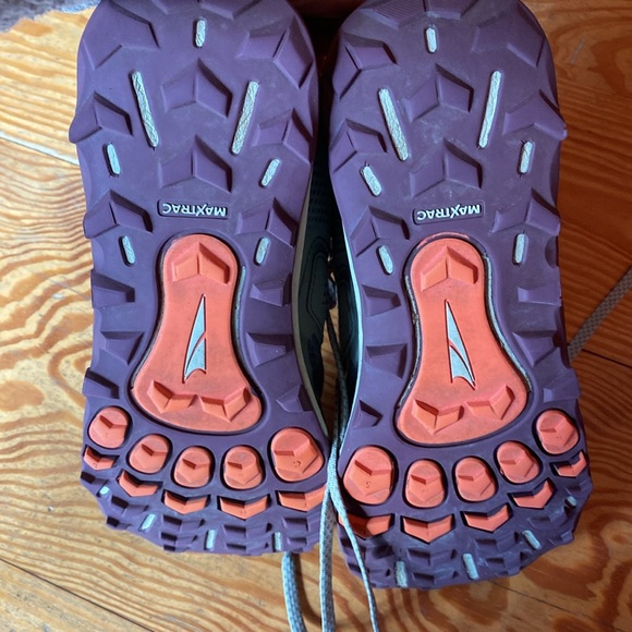 Altra running shoes - Picture 3 of 3